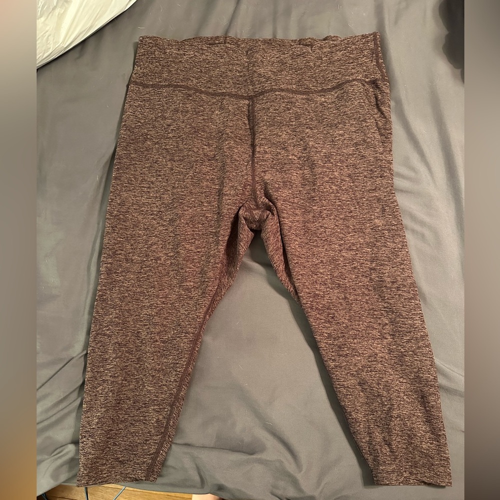 Peloton purple heathered leggings. Size 3x, 30.5 inches from waist.